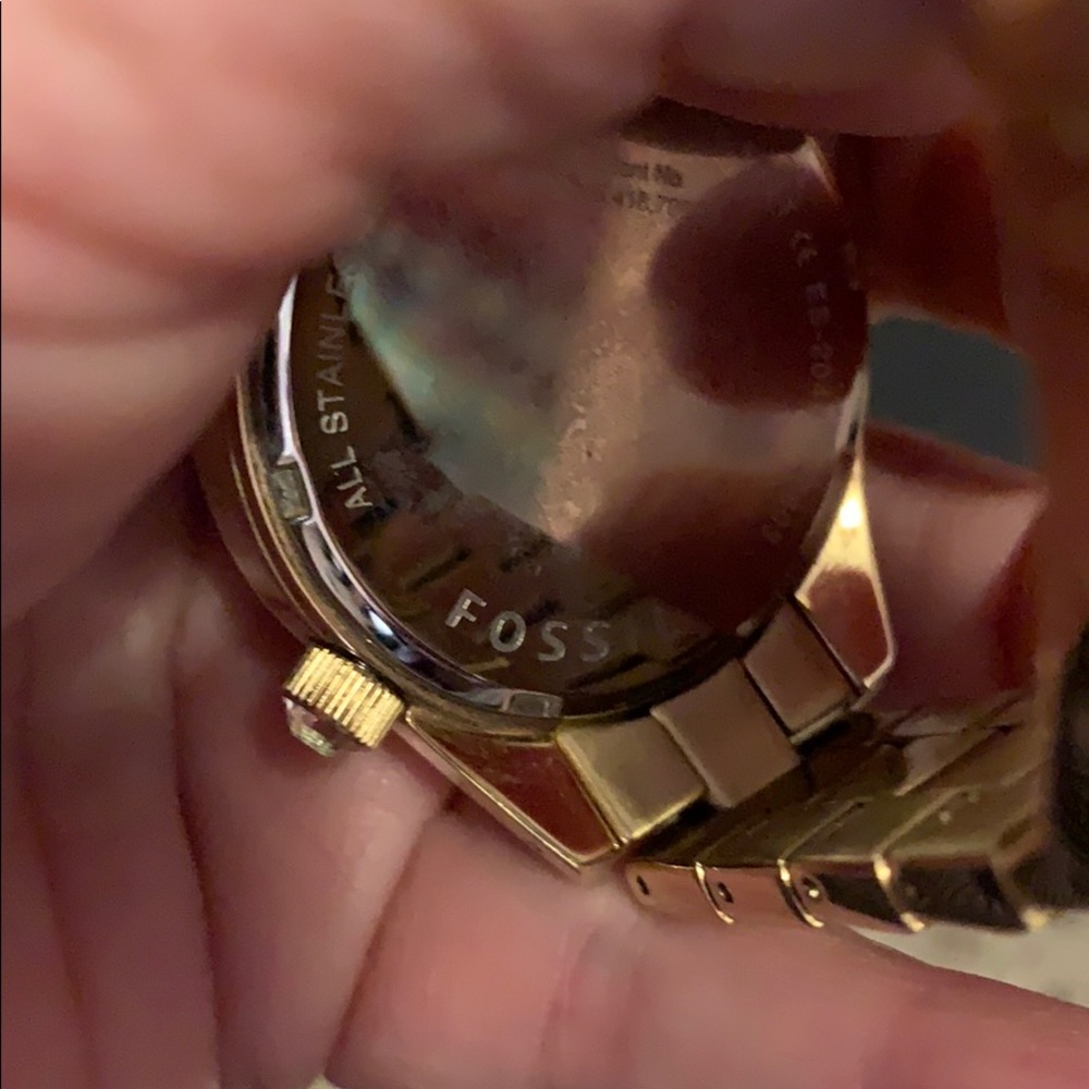 Golden Mother Pearl Fossil Watch 💕 - Picture 5 of 5